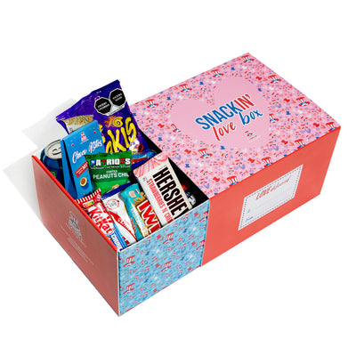 Snackin’ Love Box, scatola da 40 prodotti dolci, salati e bevande