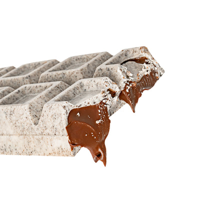 XL Cocoa filled Choco Love Bar, cioccolato Cookies & Cream ripieno di crema al cacao da 500g