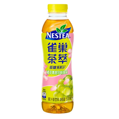 Confezione da 500ml di tè verde all'uva Nestea Sakura&White Grape Green Tea